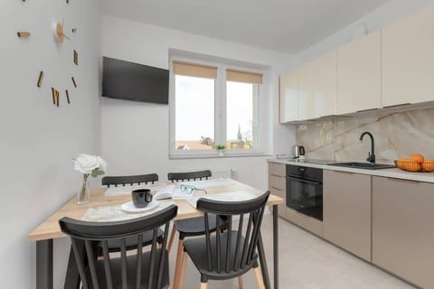 The kitchen's modern appliances make meal preparation easy.