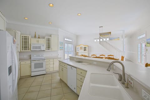 19-Avalon-Kitchen