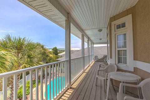 Avalon-Master-Balcony