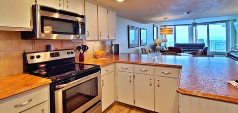 Fully equipped kitchen.