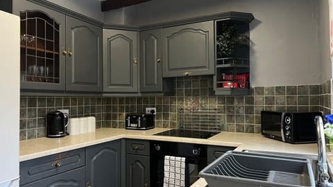 The Deeside - Buckley - Outlooks Accommodation