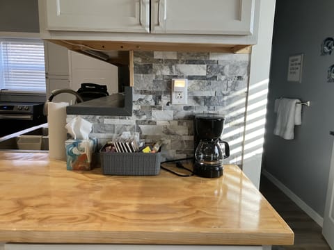 Plenty of coffee, tea, and snacks.