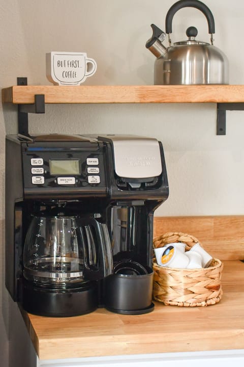 Enjoy a pot of coffee or a K-cup single serve
