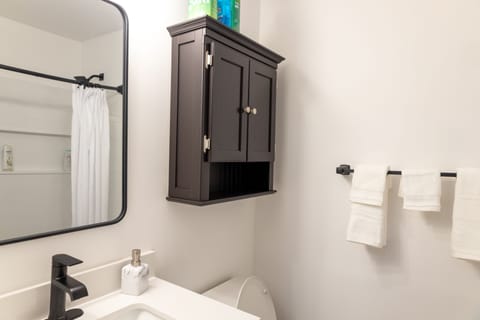 4 piece washroom with tub and shower