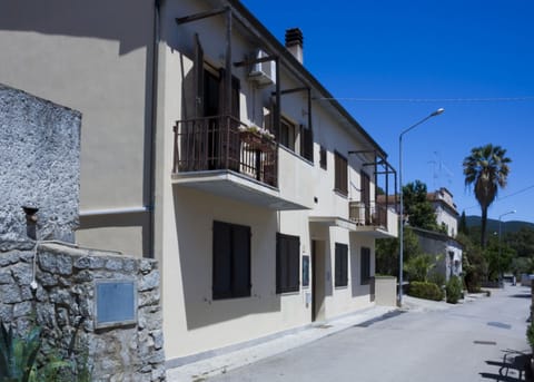 External view-Celeste-Elba Island