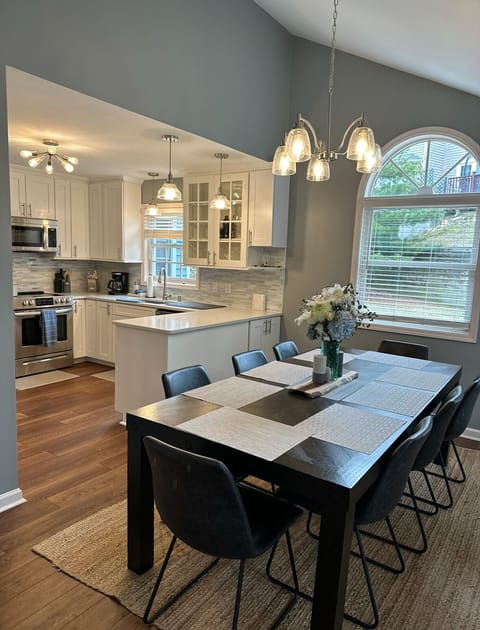 1st floor - dining room that comfortably fits 8.