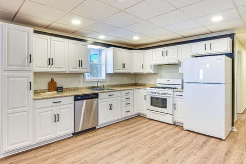 Lower Kitchen | Basement