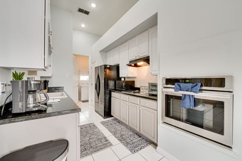 Kitchen | Drip & Keurig Coffee Makers | Toaster Oven | Spices