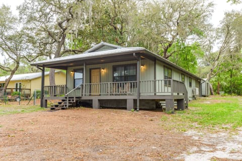 Keystone Heights Vacation Rental | 2BR | 1BA | 1,170 Sq Ft | Stairs to Enter