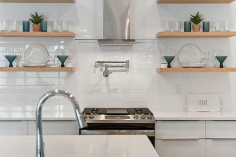 Main Level - Kitchen