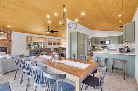 Your entire group will have ample space to gather in the open living area.