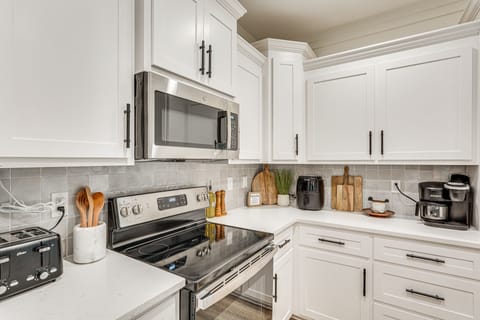 Kitchen | Keurig Single-Serve/Drip Coffee Maker | Spices