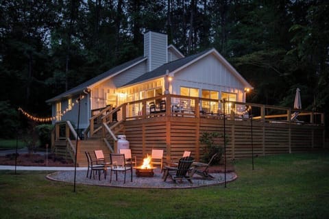 Enjoy a cozy night around this lakeside firepit