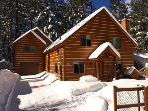 Snow covered Big Bear Cool Cabins, Hope Haven