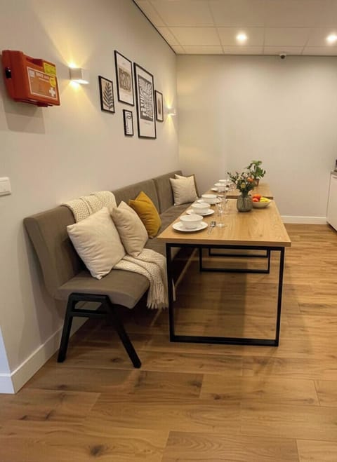 Cook together, bond together โ our shared kitchen makes it easy.