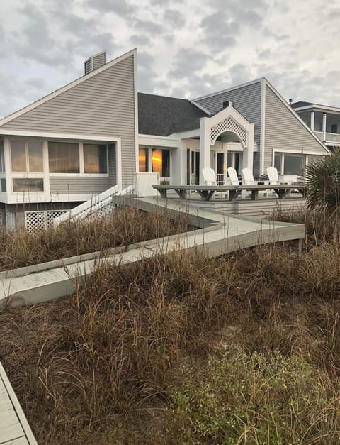 Large Back Deck with Private Beach Access