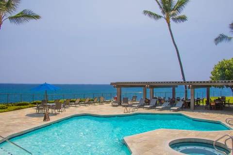 Gorgeous oceanfront pool onsite!