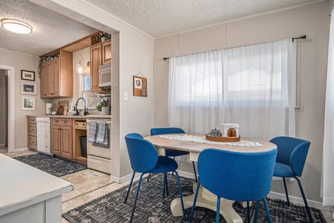 Explore Madison by day, retreat to our charming cottage by night 🌟🏡