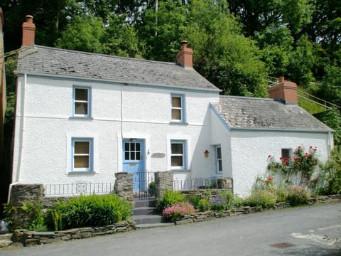 The outside of Gerallt with steps up through the gate