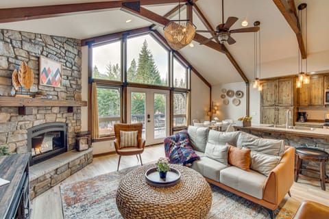 Cle Elum Vacation Rental | 4BR | 2BA | 1,600 Sq Ft | Stairs Required