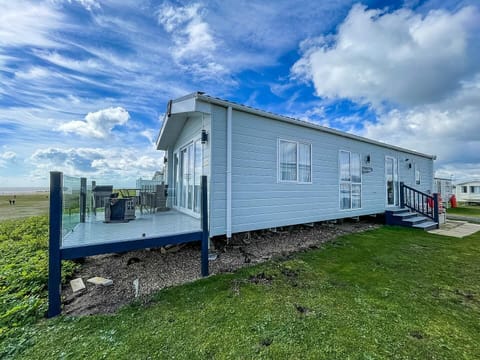 Experience unforgettable family holidays 2026 at Kessingland Beach Holiday Park, nestled on the stunning Suffolk coast, where you can relax outside a cosy caravan with decking and seaviews of Kessingland Beach Parkdean.