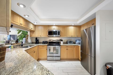 Beautiful modern fully equipped Kitchen