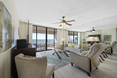 Spacious Living room with Gulf Views