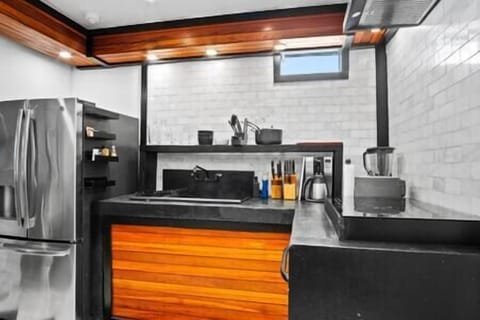 1c22e23a 4e72 4eac afc4 b40d6e55d39f