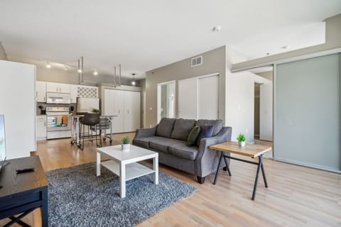 CozySuites Mill District with pool, gym #11