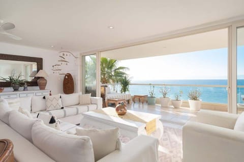 Excellent apartment with great view-Robert B.