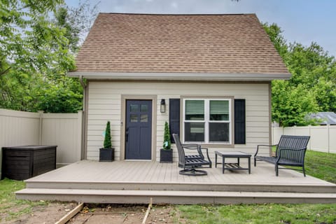 Crosby Vacation Rental | 2BR | 1BA | 1,200 Sq Ft | 2 Steps to Enter