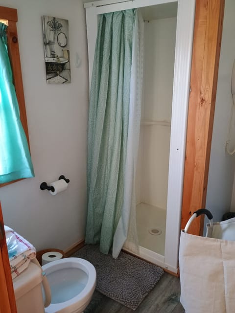 Full
Size bath with blow dryer.