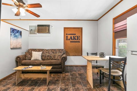 Welcome to the "Clear Water Cabin" at Hideaway Resort!