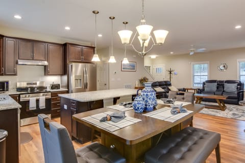 Dining Area | Dishware & Flatware Provided | 1st Floor