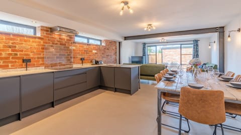 Open Plan Living Area, Norton Coach House, Bolthole Retreats