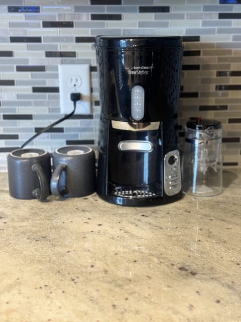 Coffee maker , tea kettle and French press