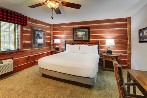 Unit with comfortable bed