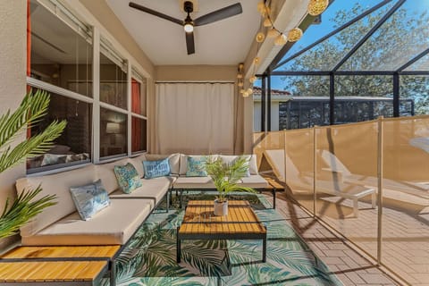 Lanai lounge with privacy curtain