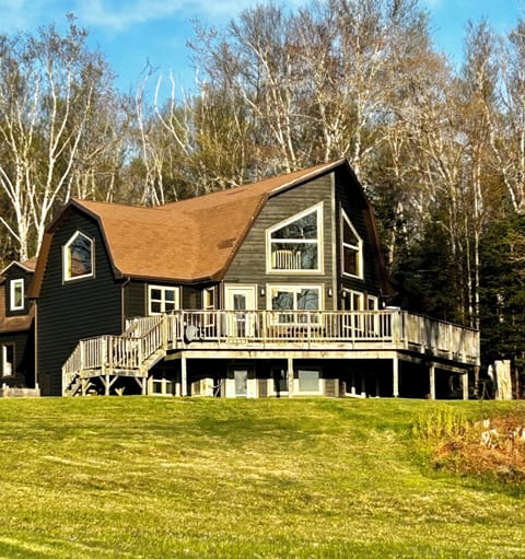 Private 3 bedroom home on 3 acres overlooking the Bras d’Or Lake Baddeck.