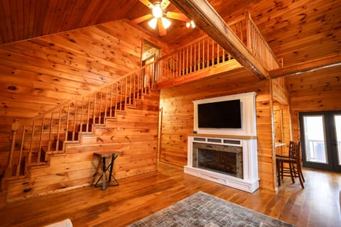 beautiful fireplace!