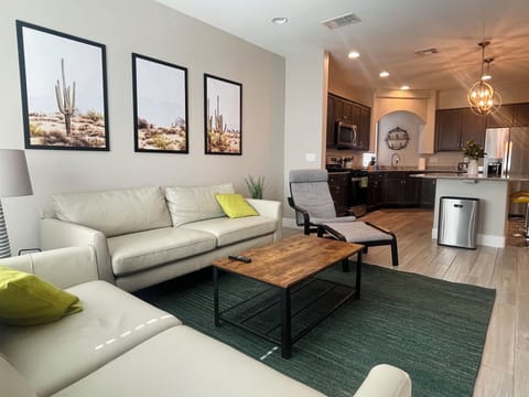 Amazing 2nd Floor Living Room and Kitchen w Balcony Access