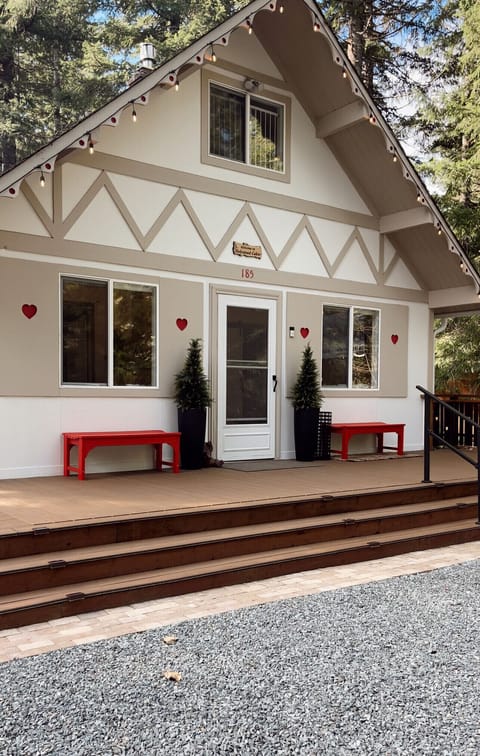 Ultimate outdoor experience with all the essentials! Perfect for entertaining!