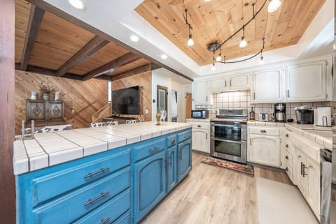 Fully equipped kitchen to cook all your favorite meals.