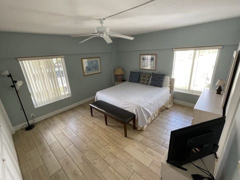 Master bedroom (king)
