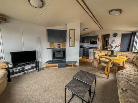 The practical and comfortable space means there’s plenty of room for your pet to settle down after a long walk on the beach.