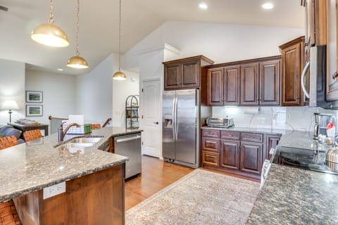 Kitchen | Main Level