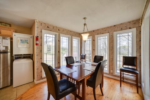 Dining Area | 1st Floor | Dishware/Flatware | Trash Bags/Paper Towels