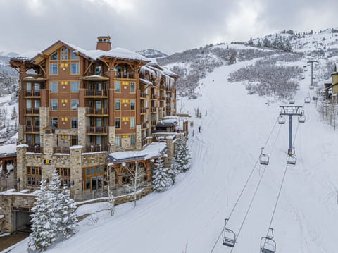 Slopeside Ski-in, ski-out
