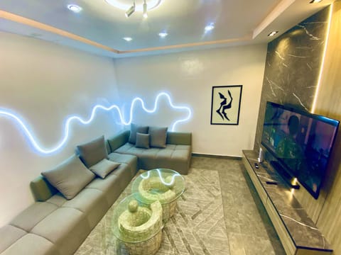 Spacious living room
