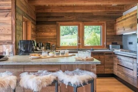 0bdd4cea 2d00 4543 ac8f b079e1b3269c